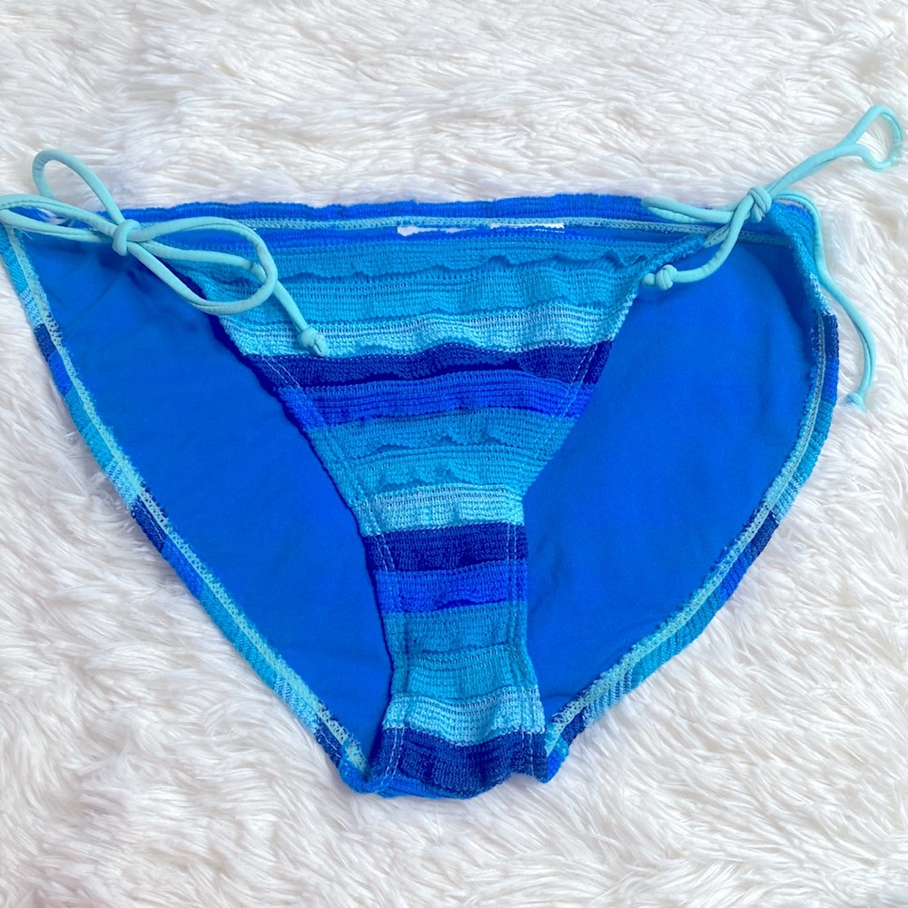 No Boundaries Blue String Bikini Swim Bottoms Size Large 11/13